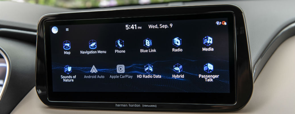 Closeup of infotainment screen in 2021 Hyundai Santa Fe