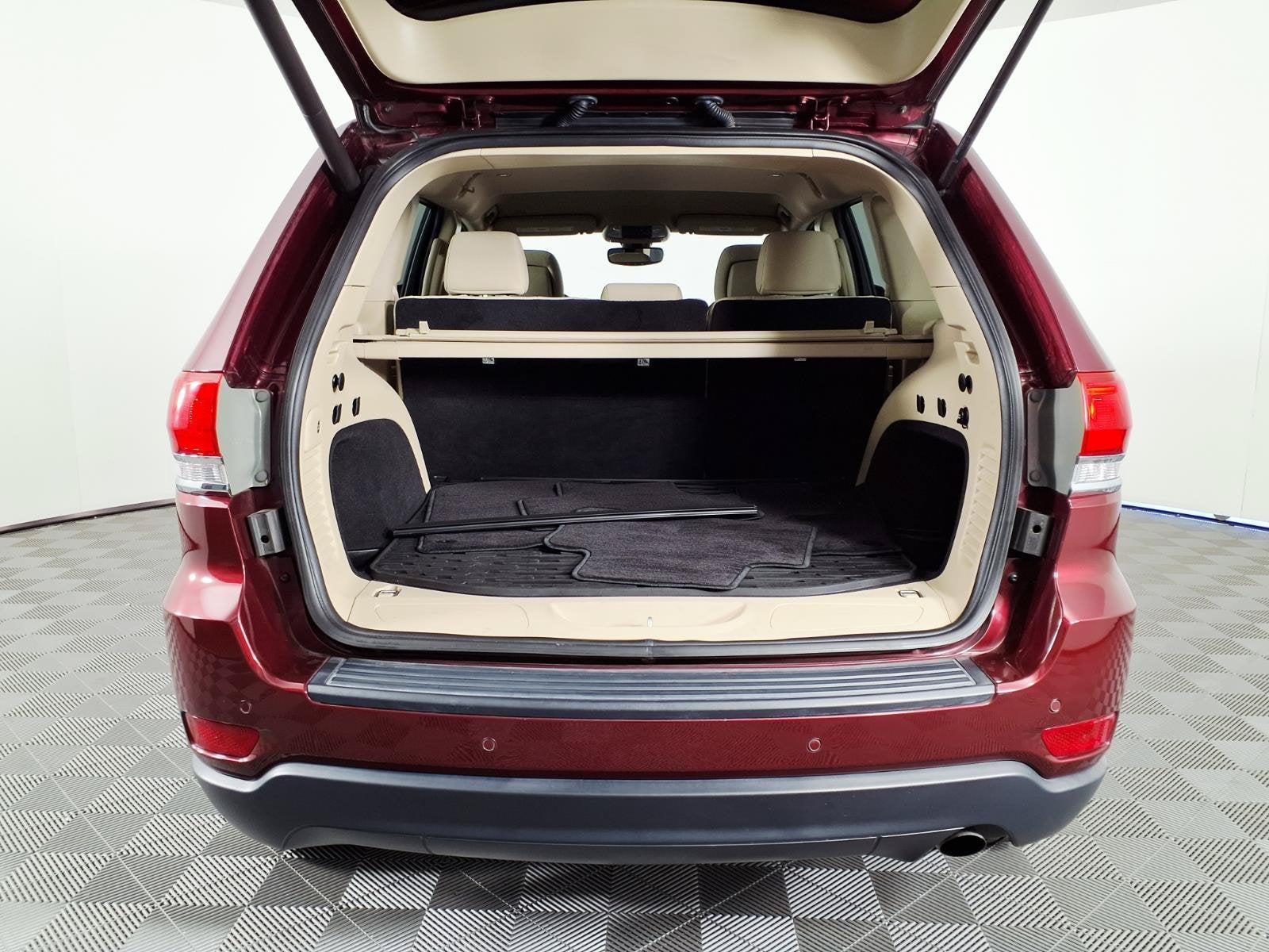 2018 Jeep Grand Cherokee Laredo E