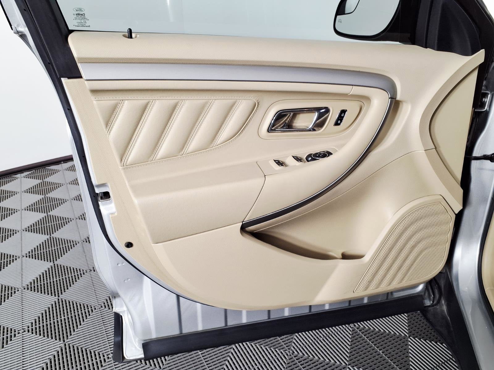 2016 Ford Taurus SEL