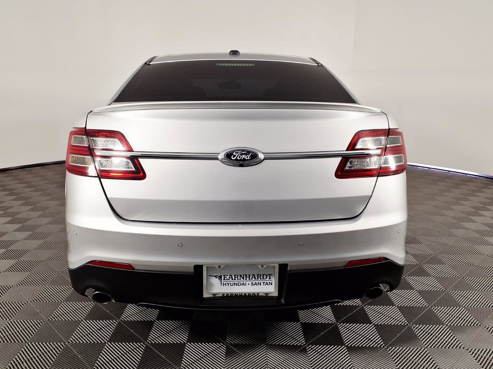 2016 Ford Taurus SEL