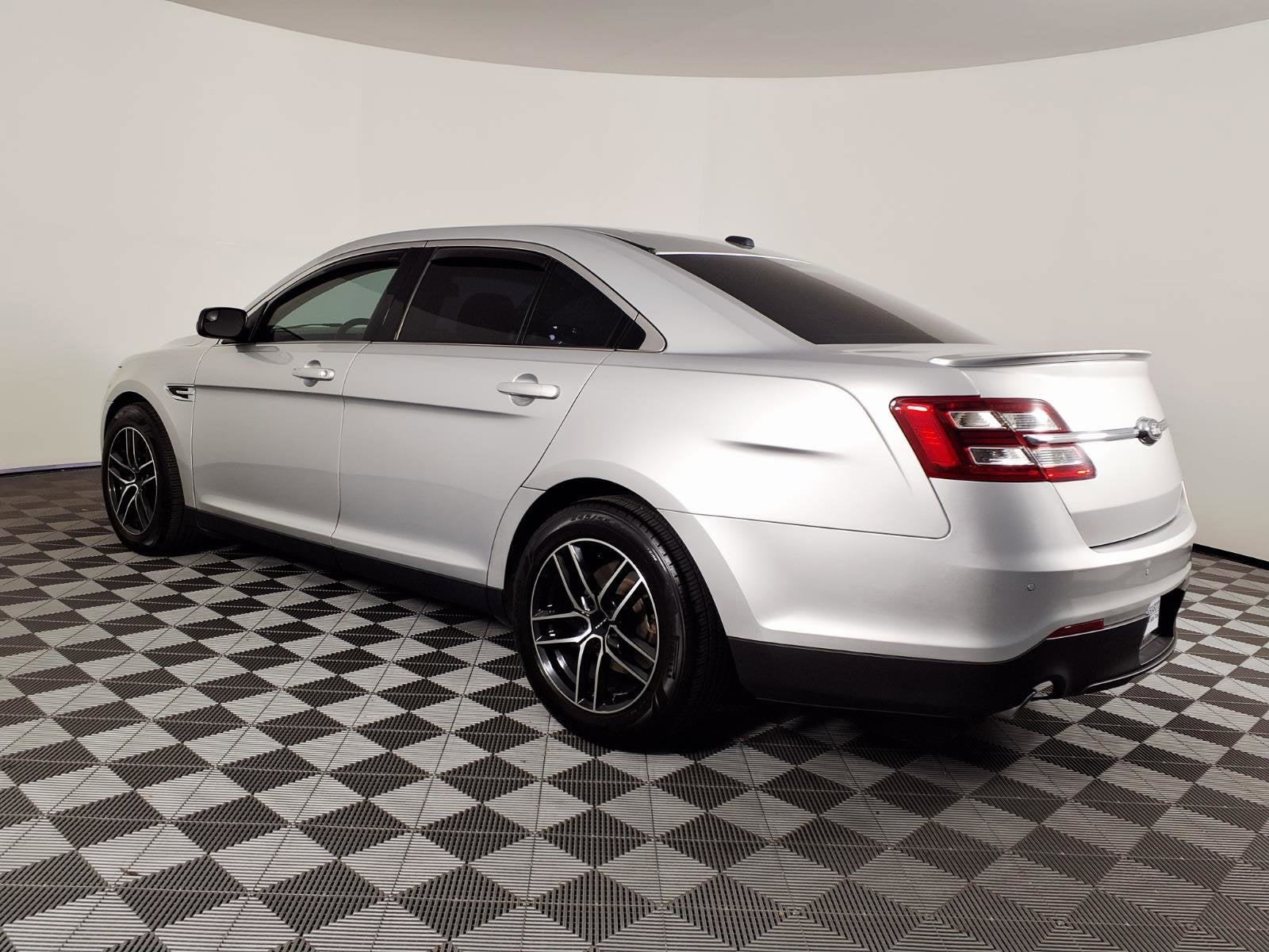 2016 Ford Taurus SEL