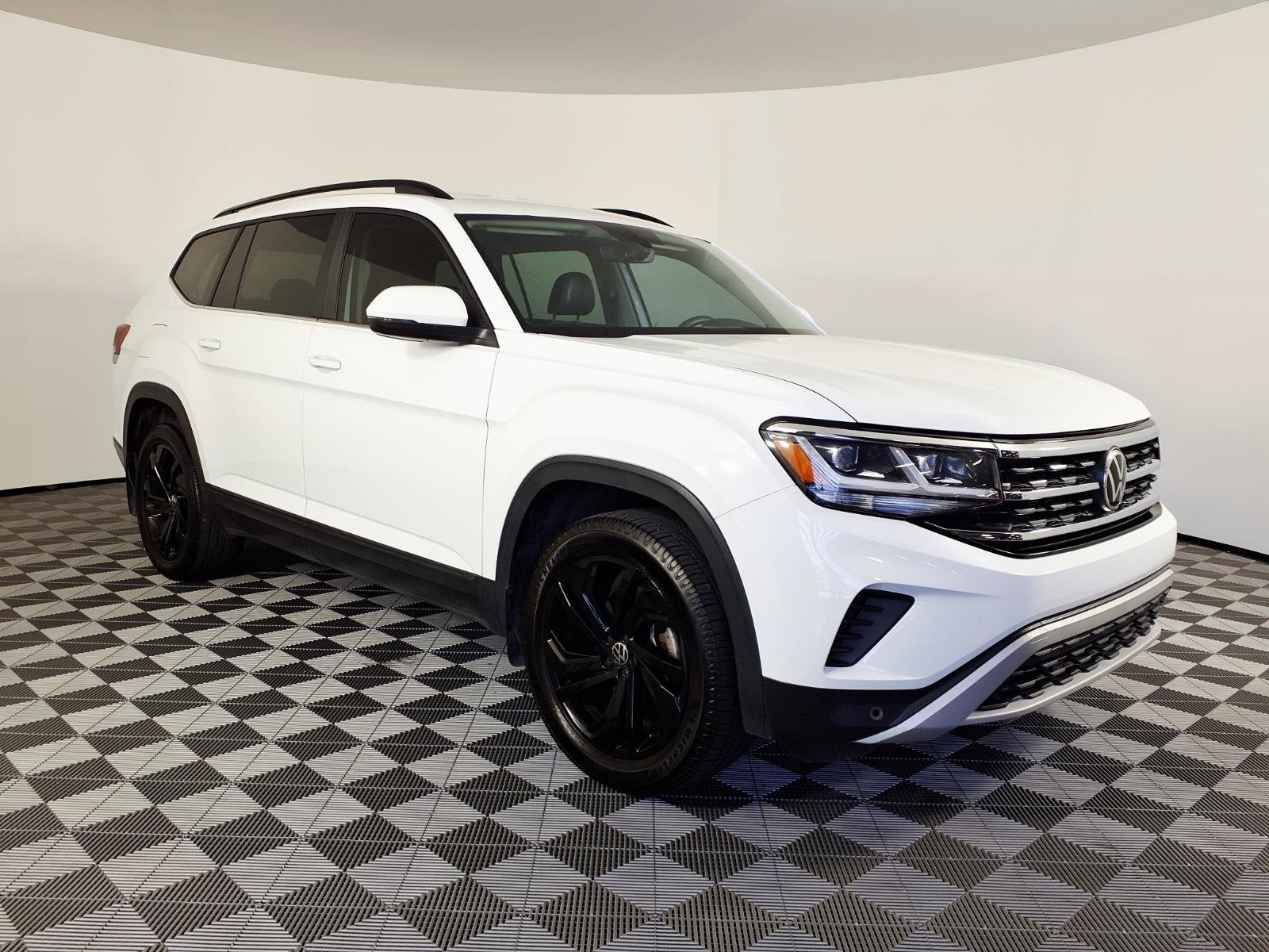 2022 Volkswagen Atlas 3.6L V6 SE w/Technology