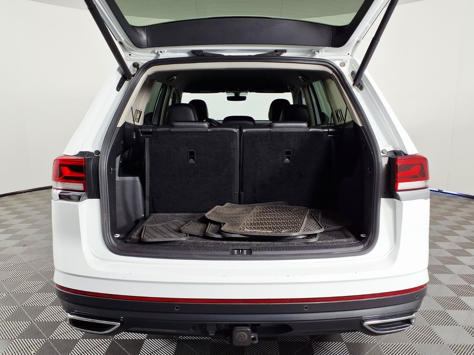 2022 Volkswagen Atlas 3.6L V6 SE w/Technology