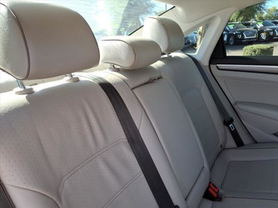 2017 Volkswagen Passat R-Line w/Comfort Pkg
