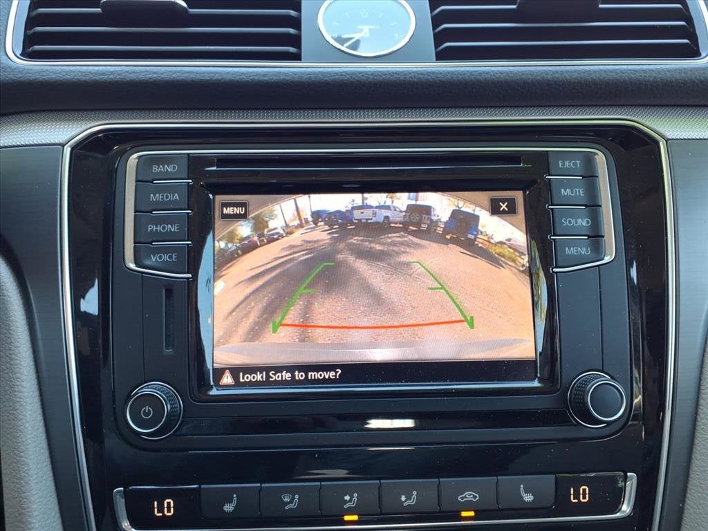 2017 Volkswagen Passat R-Line w/Comfort Pkg