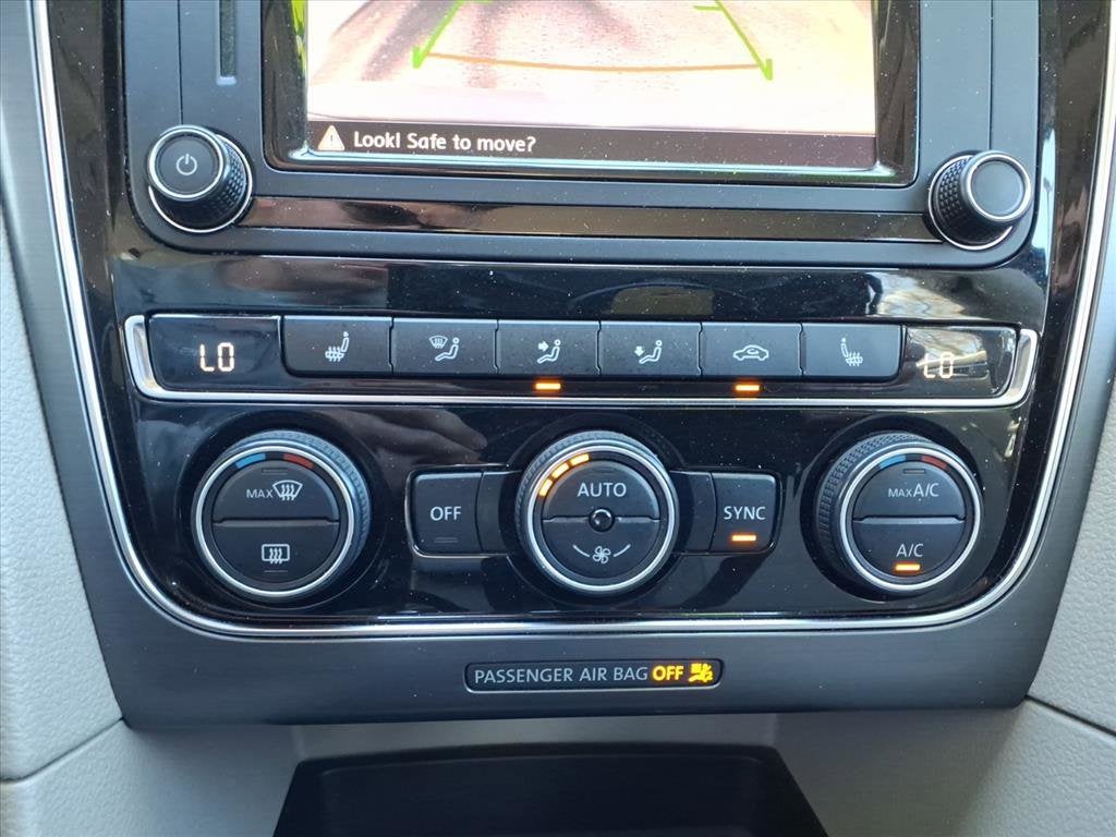 2017 Volkswagen Passat R-Line w/Comfort Pkg