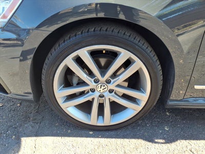 2017 Volkswagen Passat R-Line w/Comfort Pkg