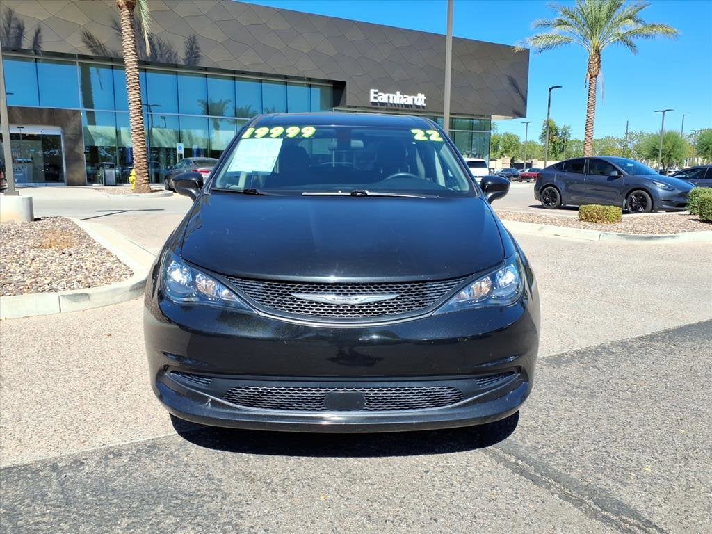 2022 Chrysler Voyager LX