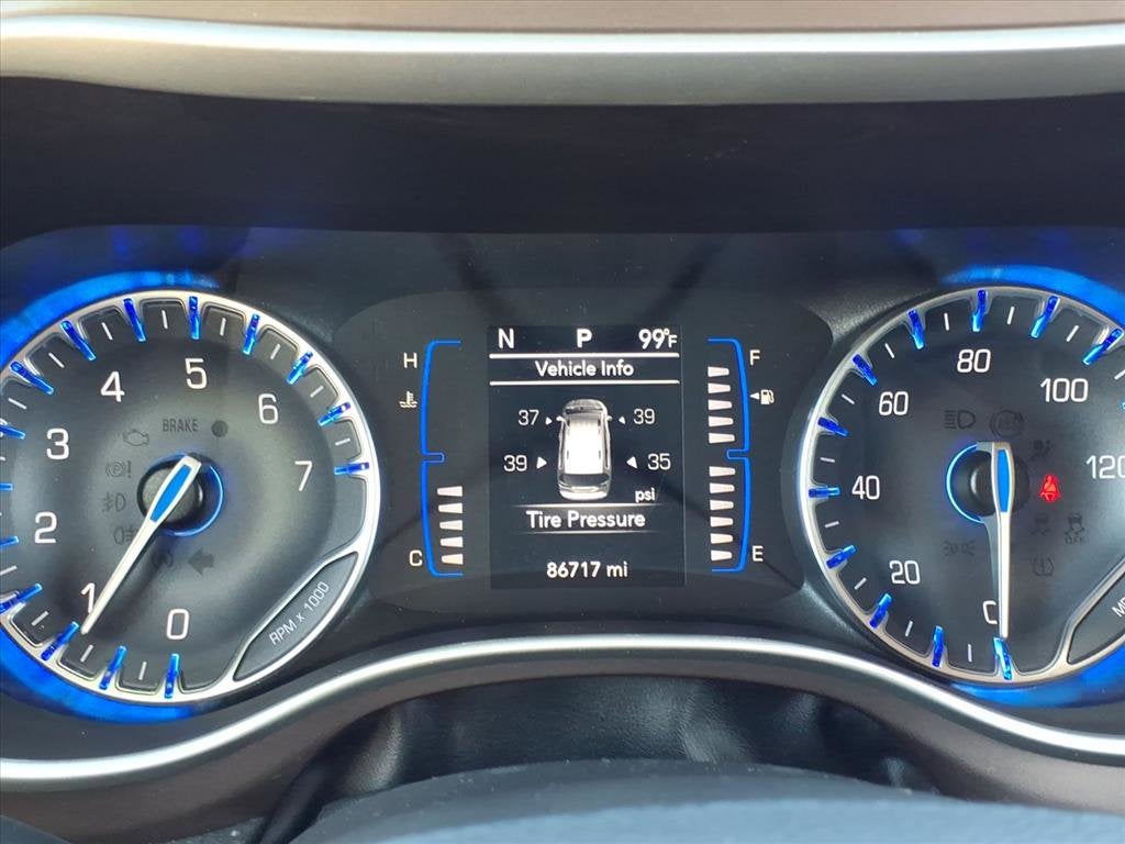 2022 Chrysler Voyager LX