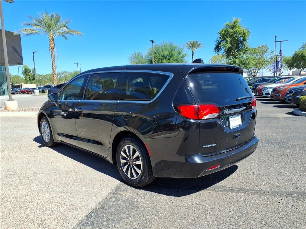 2022 Chrysler Voyager LX