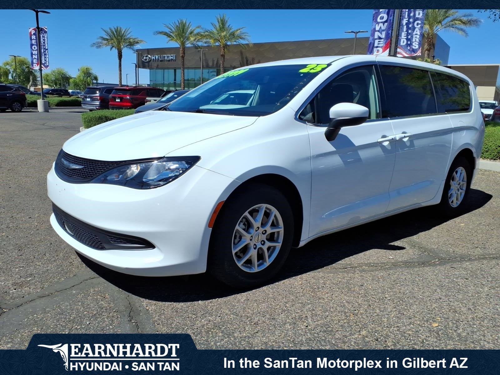 2023 Chrysler Voyager LX