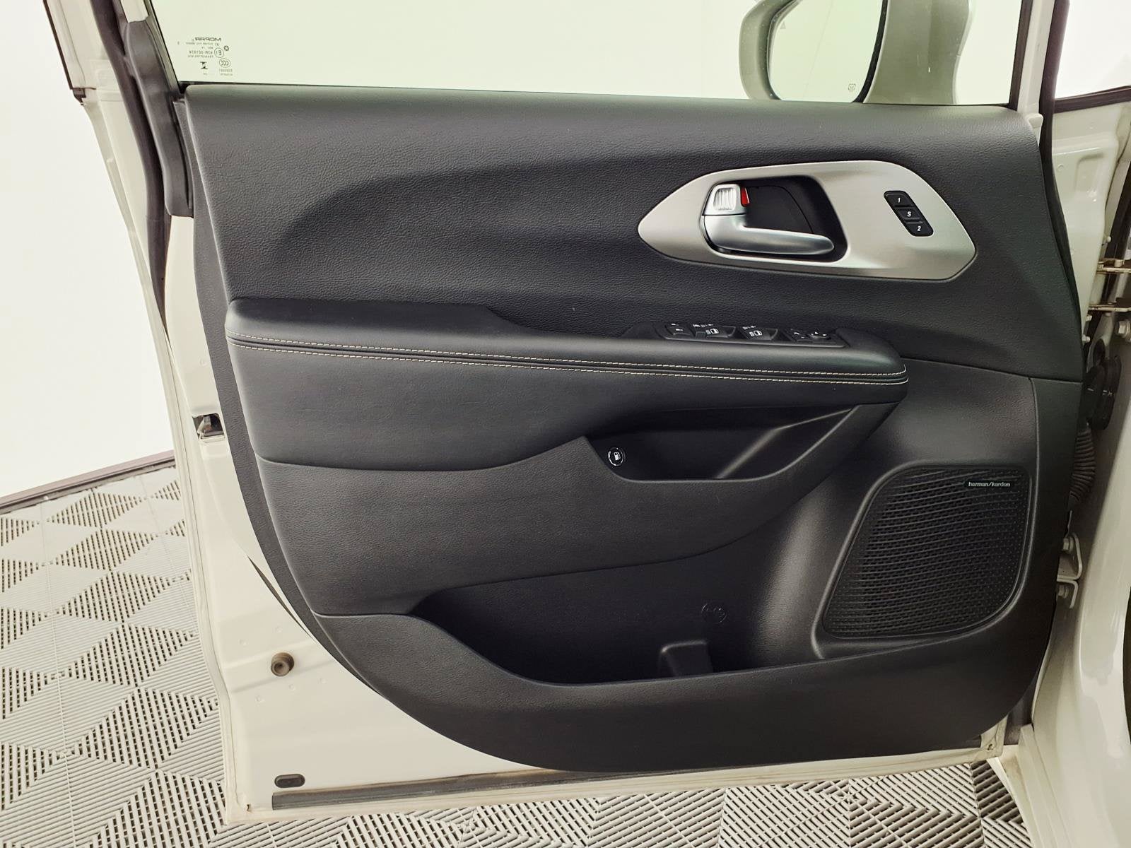 2021 Chrysler Pacifica Hybrid Limited