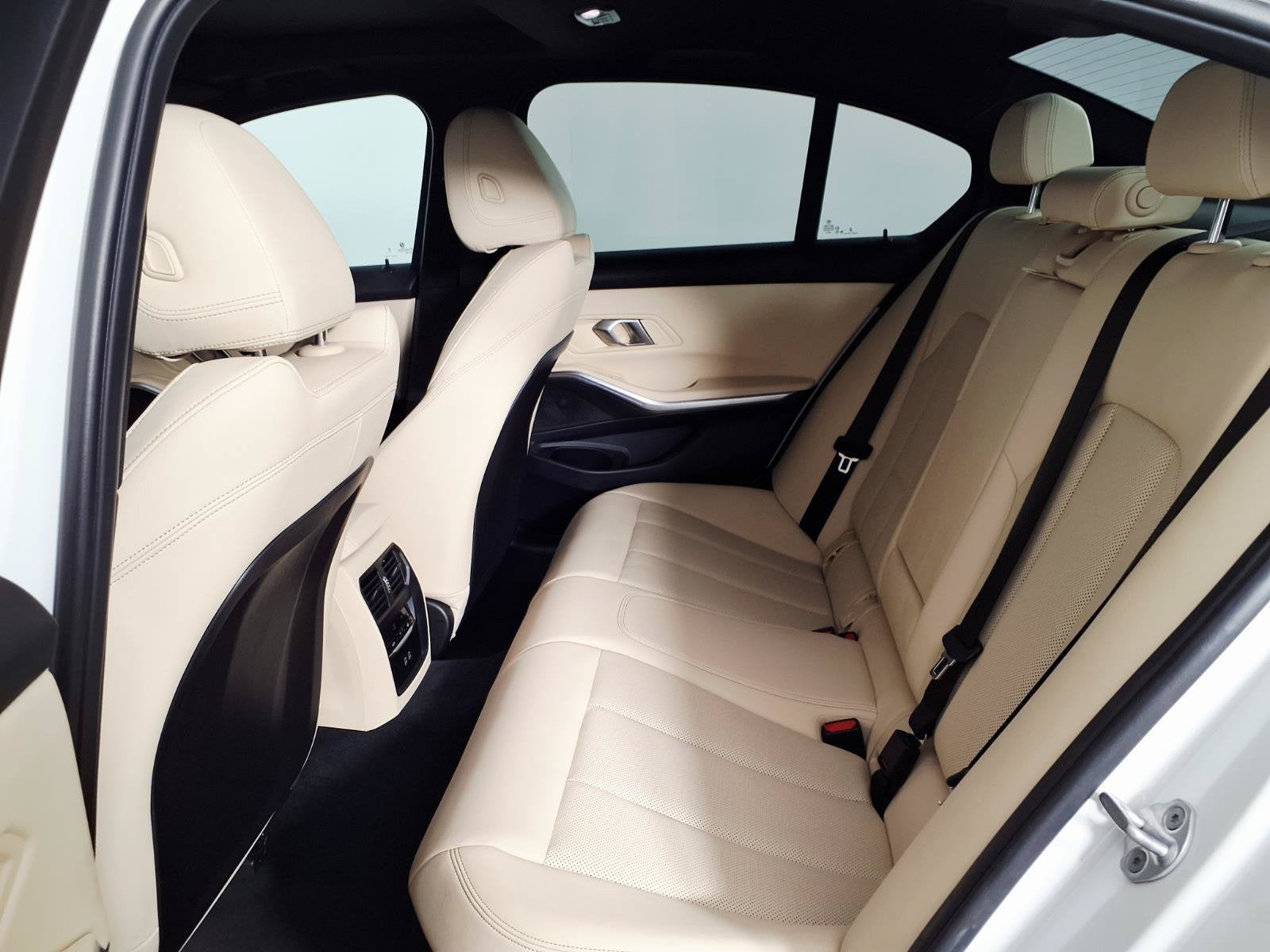 2024 BMW 3 Series 330i xDrive