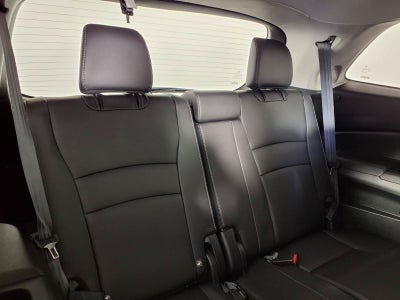 2022 Honda Pilot Touring 8-Passenger