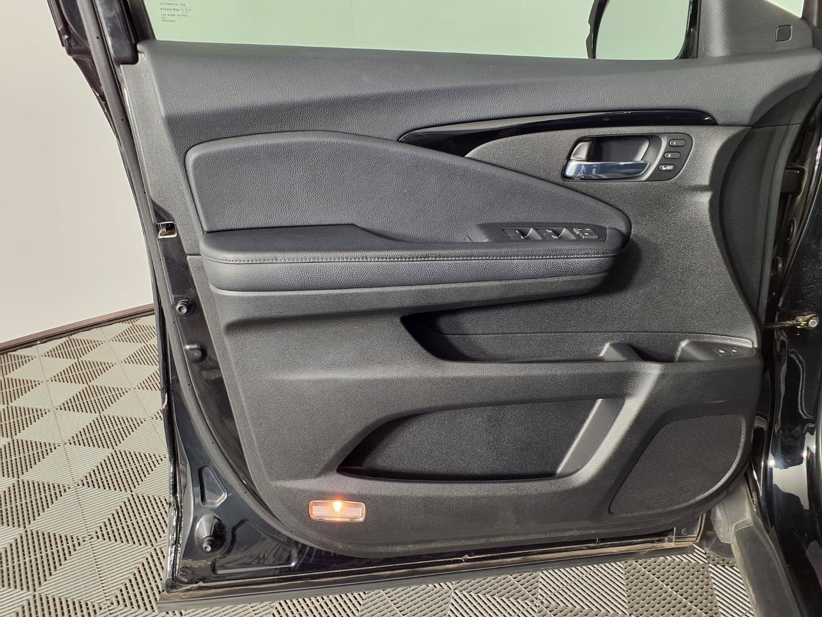 2022 Honda Pilot Touring 8-Passenger