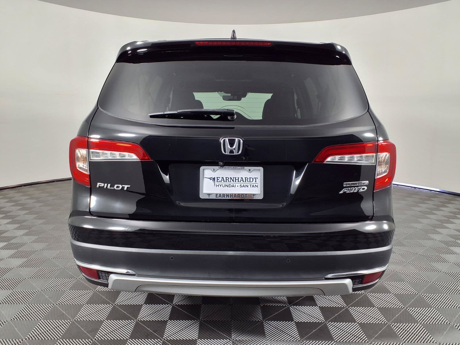 2022 Honda Pilot Touring 8-Passenger