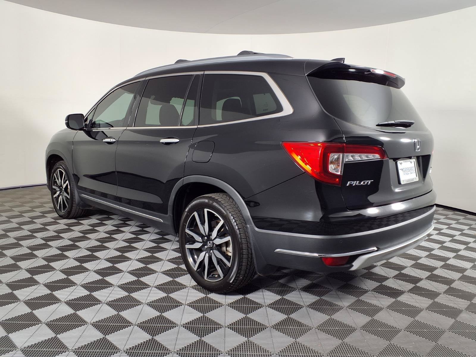 2022 Honda Pilot Touring 8-Passenger