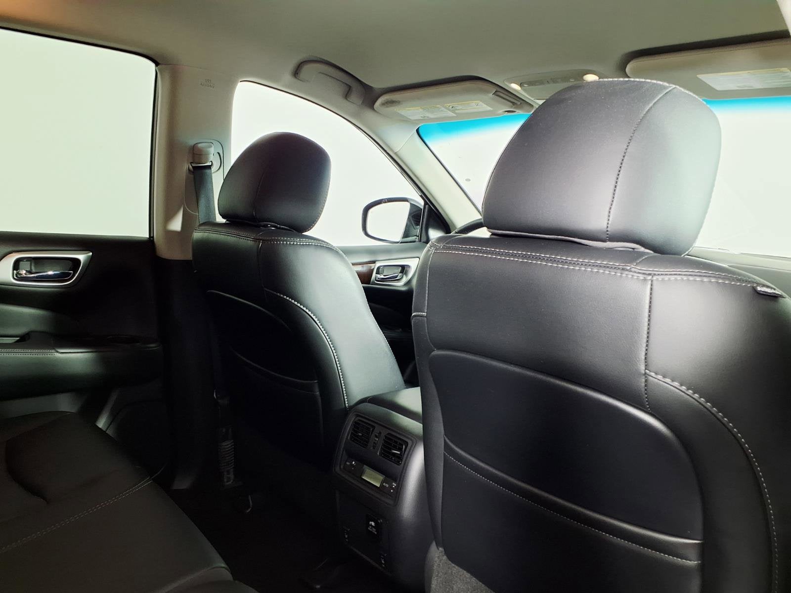 2016 Nissan Pathfinder SL