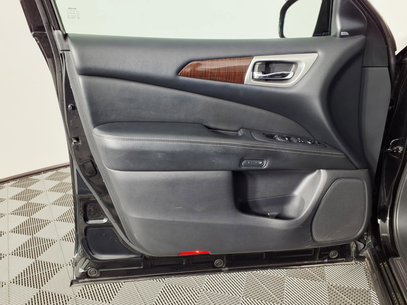 2016 Nissan Pathfinder SL