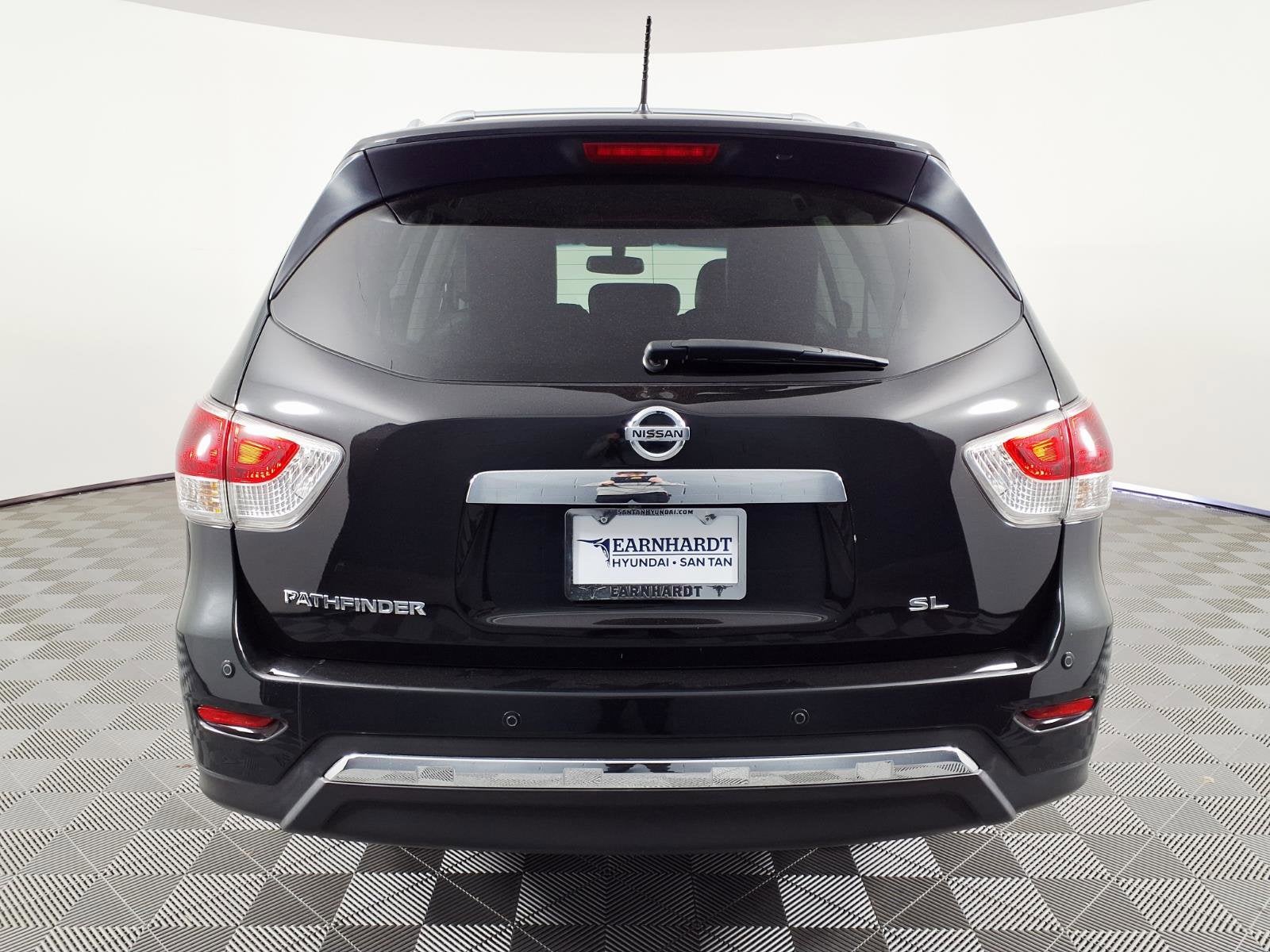 2016 Nissan Pathfinder SL