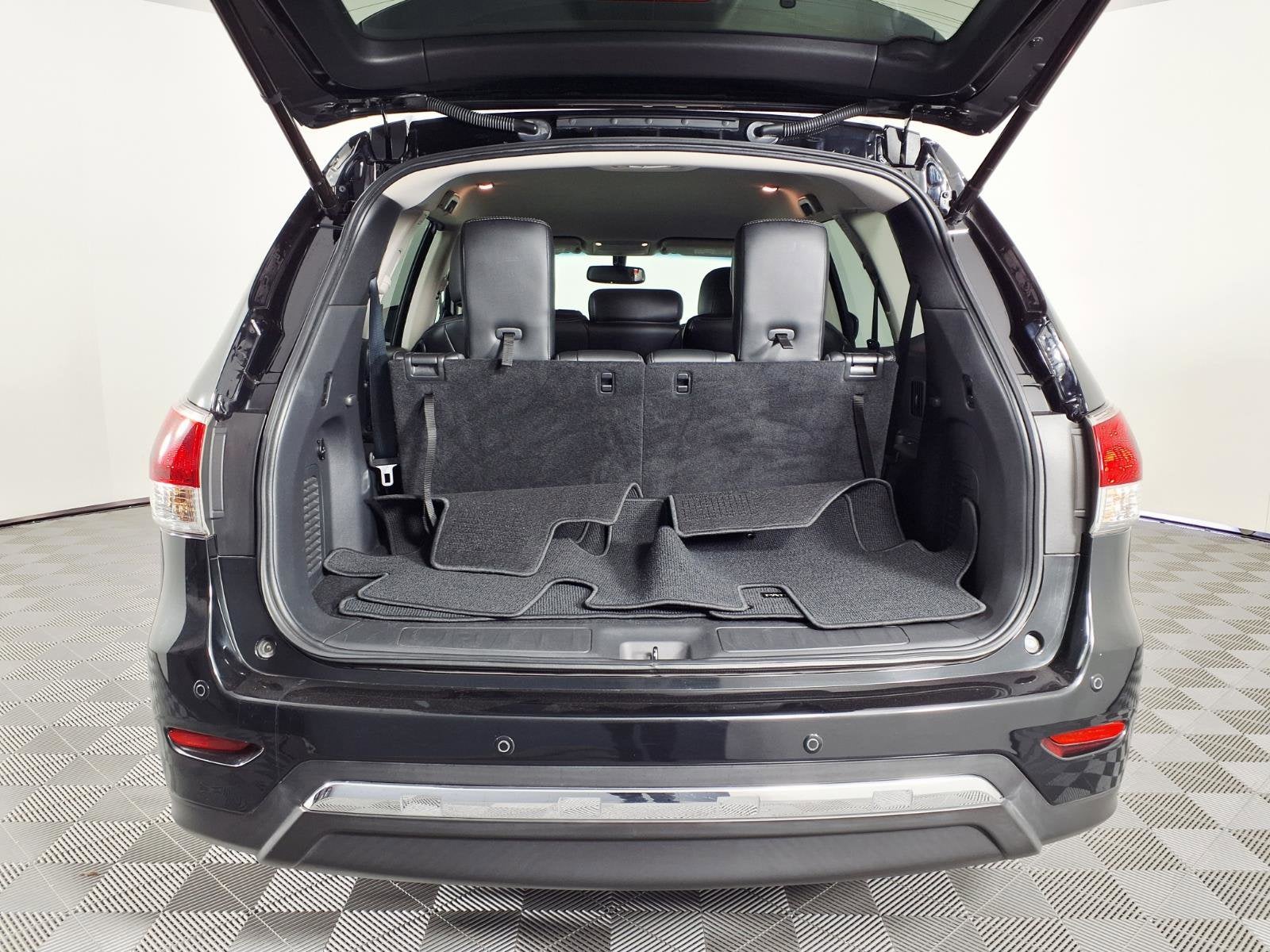 2016 Nissan Pathfinder SL