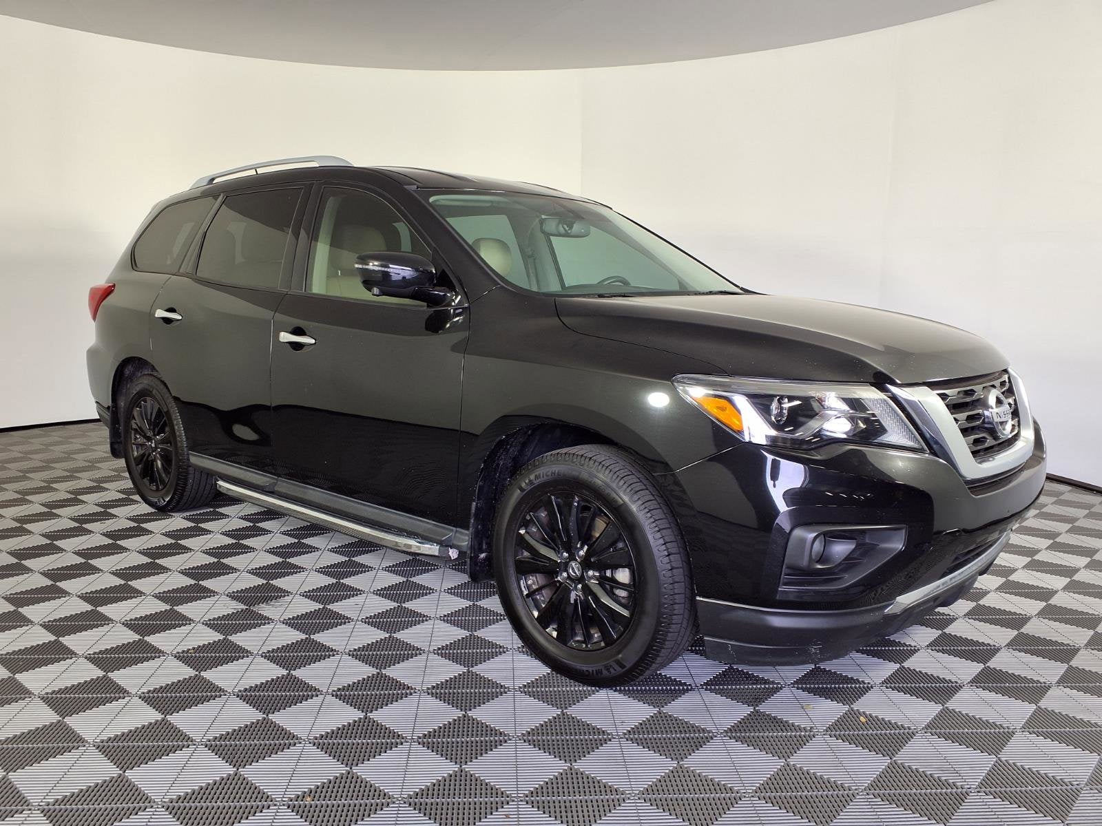 2018 Nissan Pathfinder SL