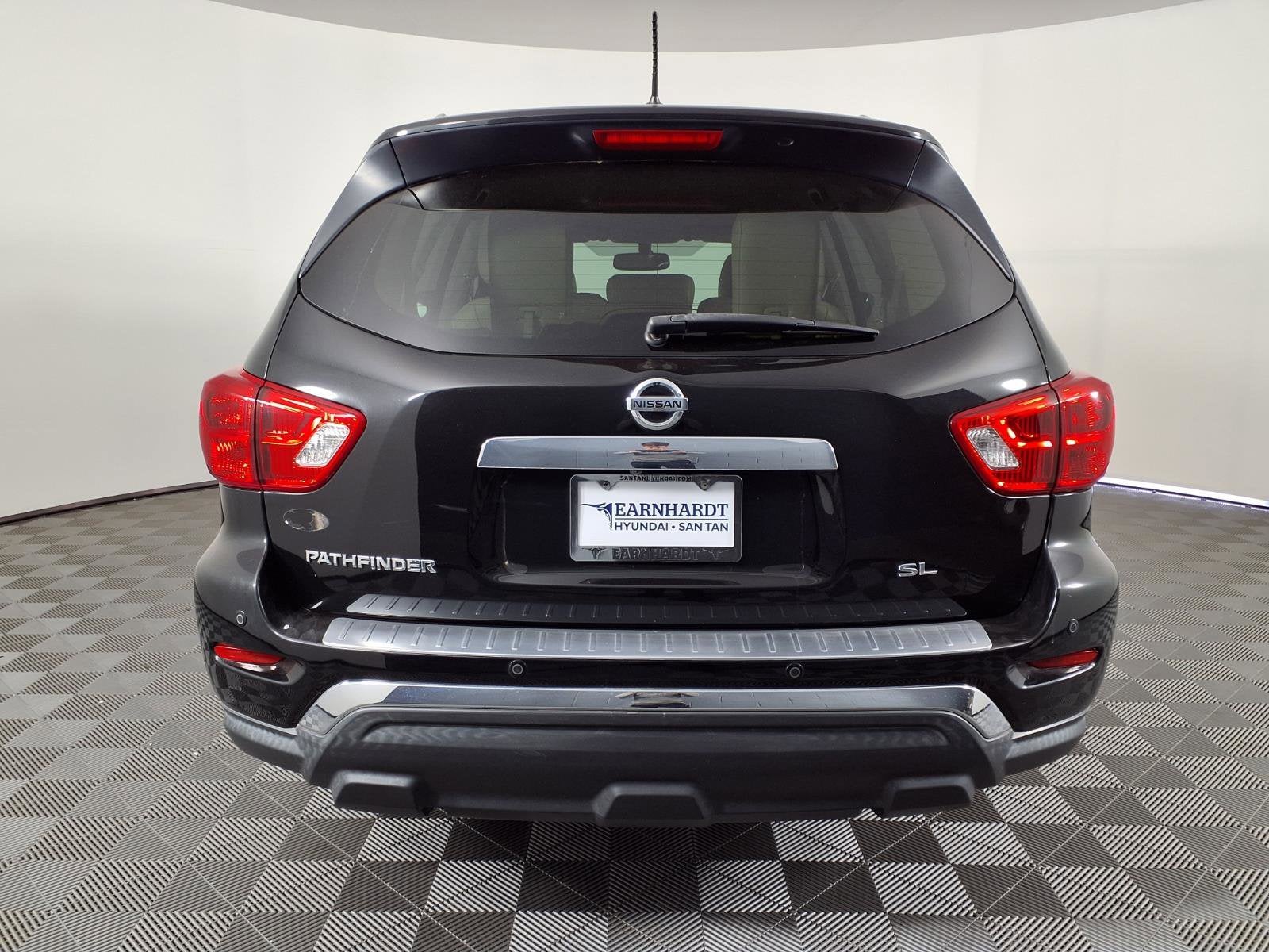 2018 Nissan Pathfinder SL