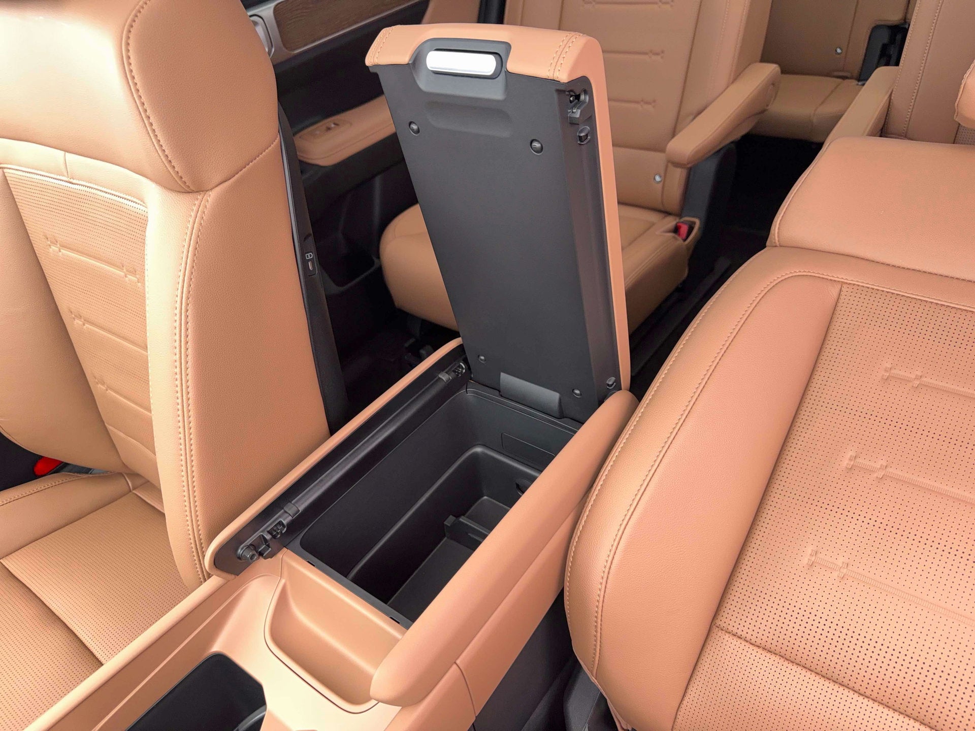 2027 Hyundai SANTA FE HYBRID Limited 6P