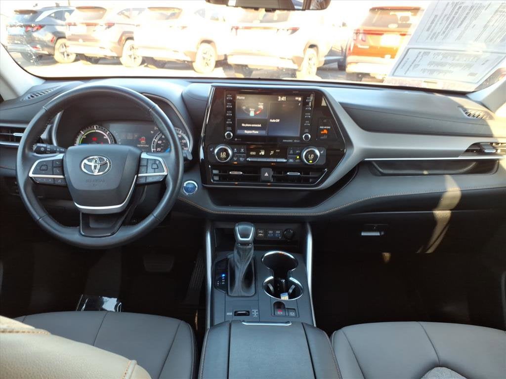 2022 Toyota Highlander Hybrid Bronze Edition
