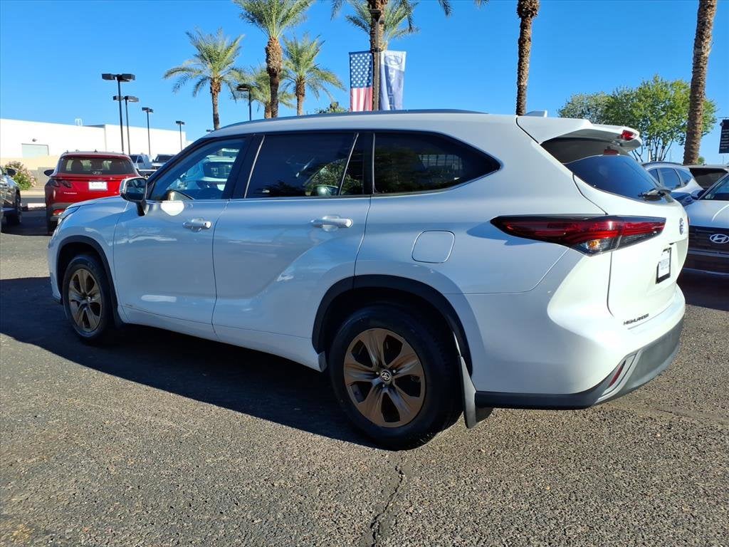 2022 Toyota Highlander Hybrid Bronze Edition