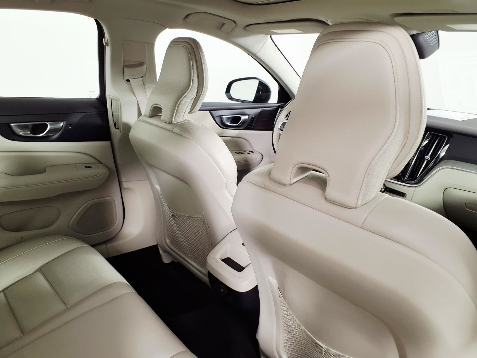 2024 Volvo S60 Plus Dark Theme