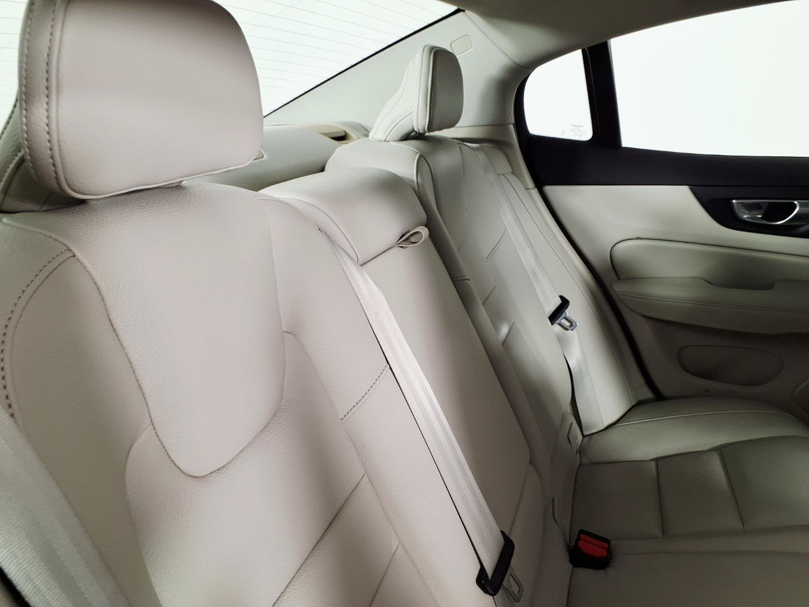 2024 Volvo S60 Plus Dark Theme