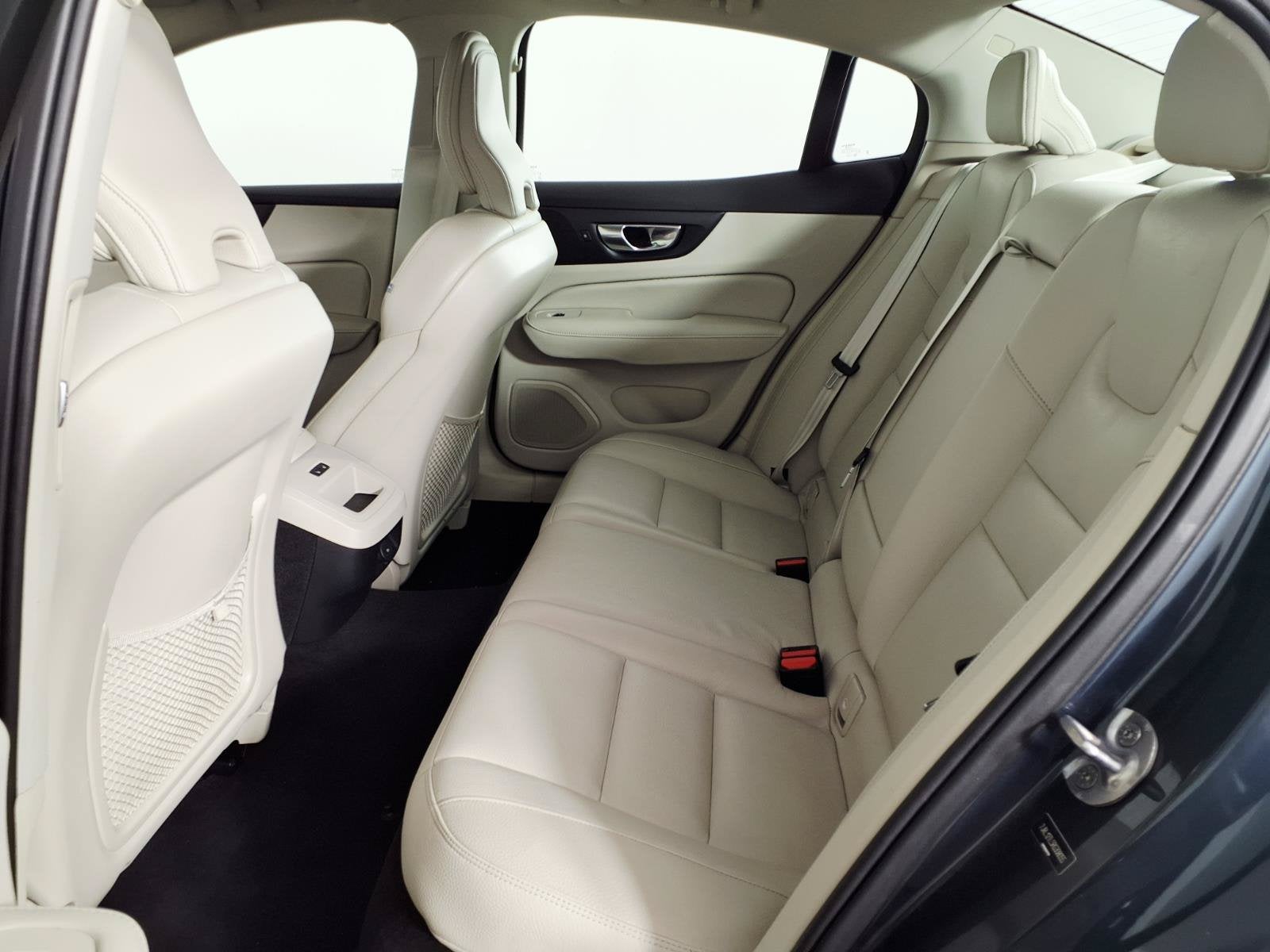 2024 Volvo S60 Plus Dark Theme