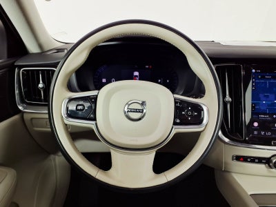 2024 Volvo S60 Plus Dark Theme