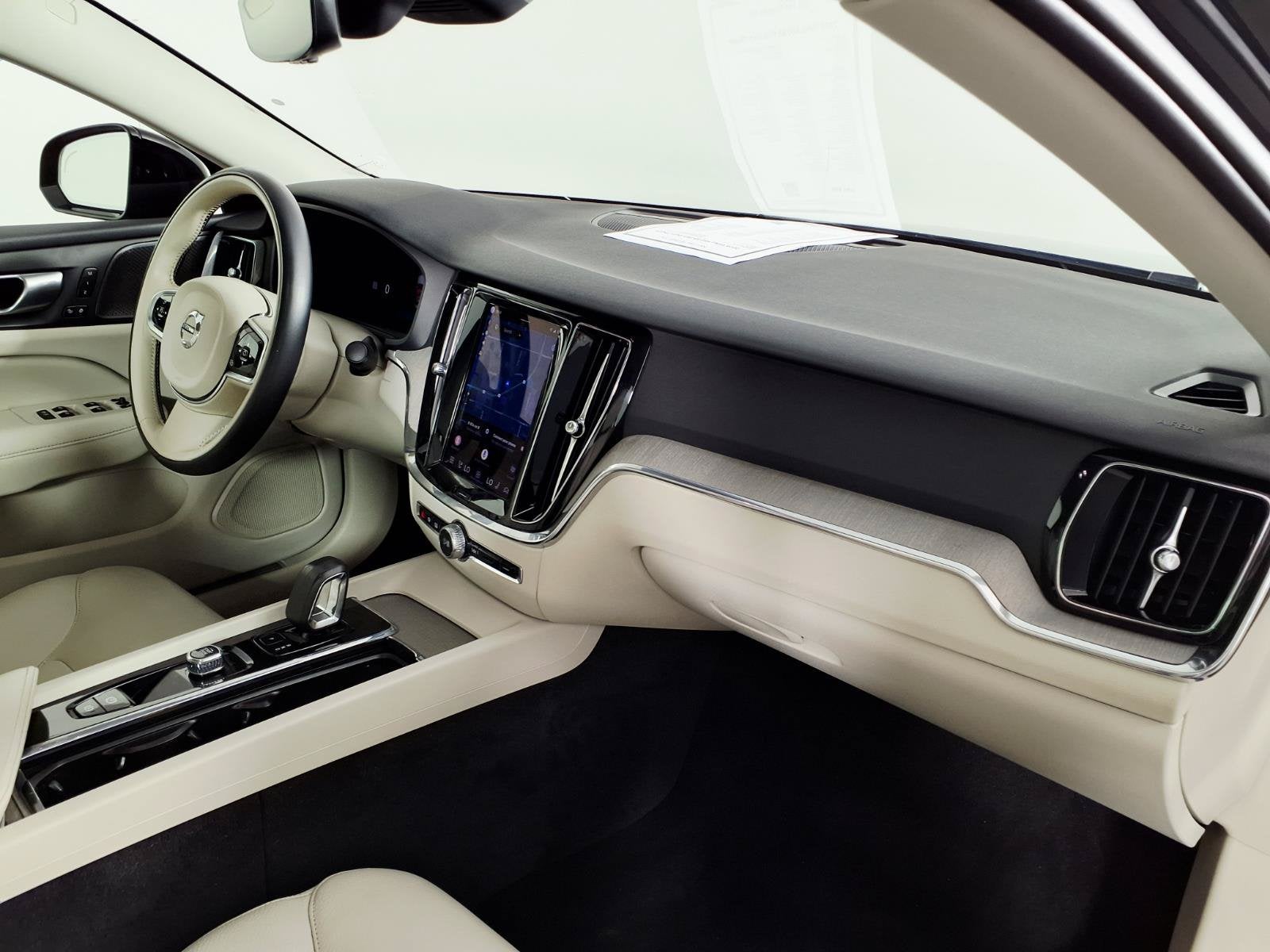 2024 Volvo S60 Plus Dark Theme