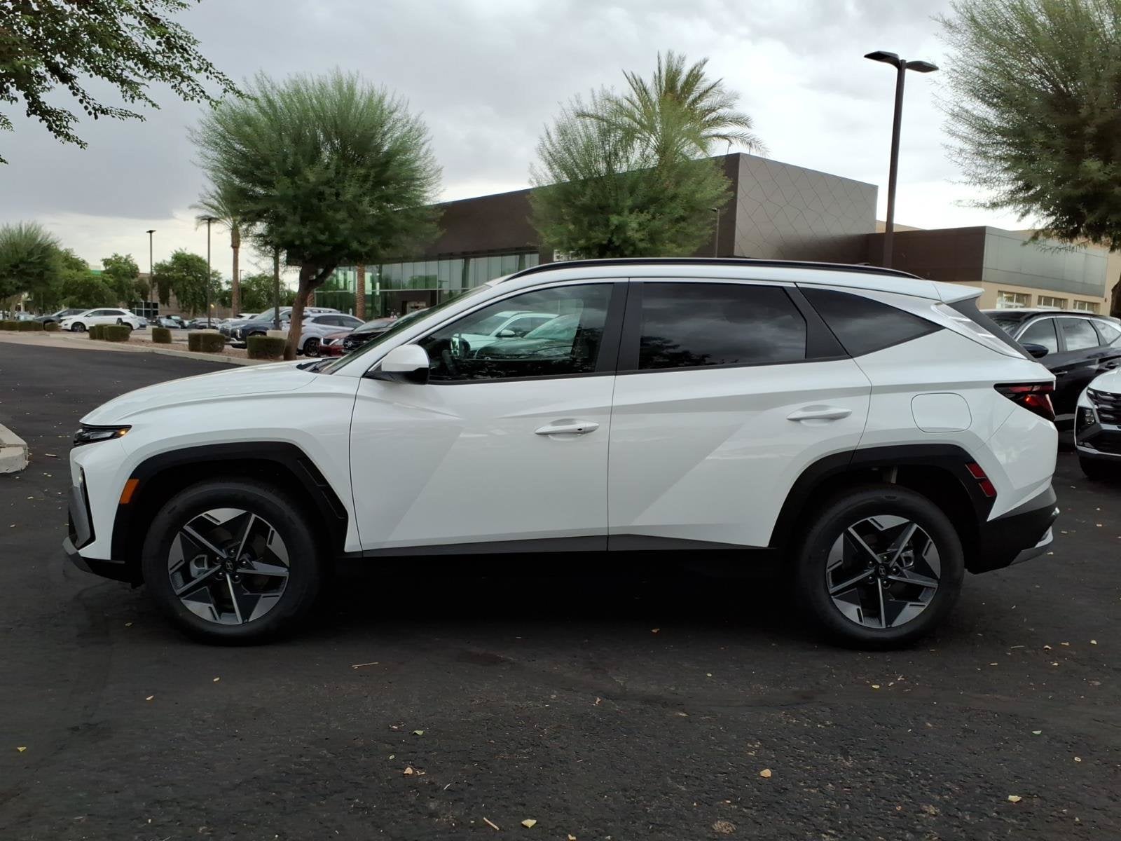 2026 Hyundai TUCSON HYBRID SEL