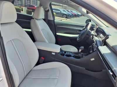 2025 Hyundai SONATA SE