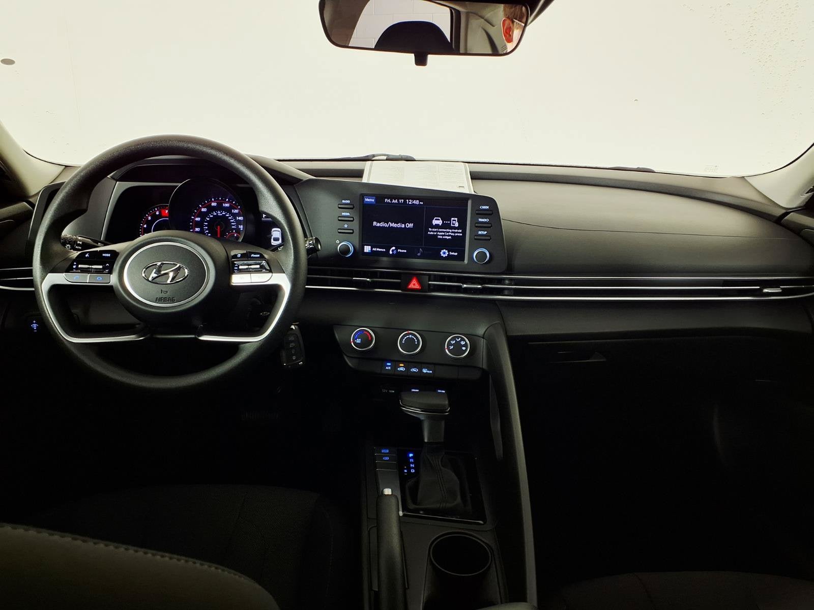 2023 Hyundai ELANTRA SE