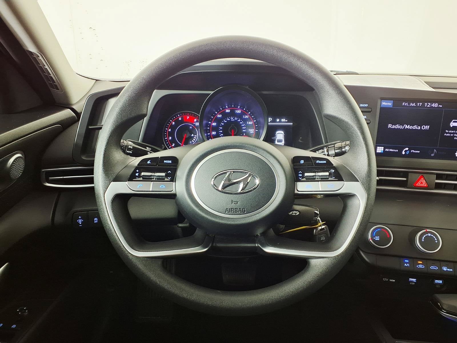 2023 Hyundai ELANTRA SE
