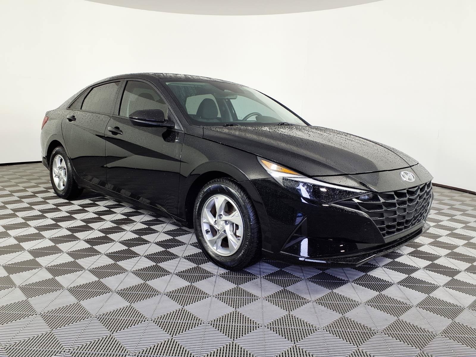 2023 Hyundai ELANTRA SE