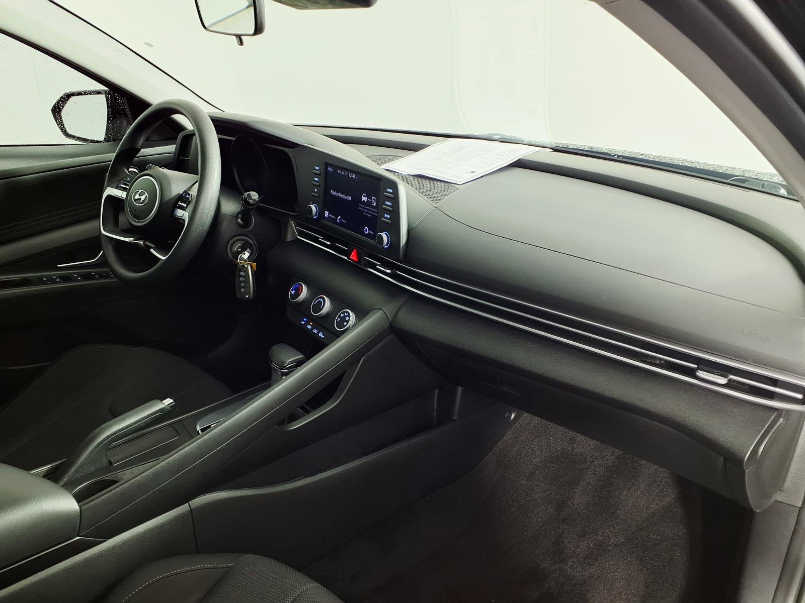 2023 Hyundai ELANTRA SE