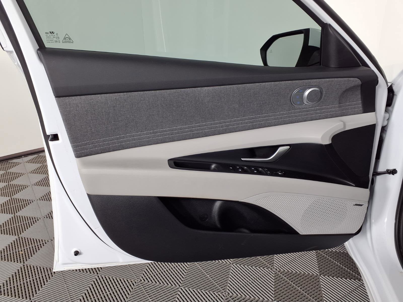 2024 Hyundai ELANTRA HYBRID Limited