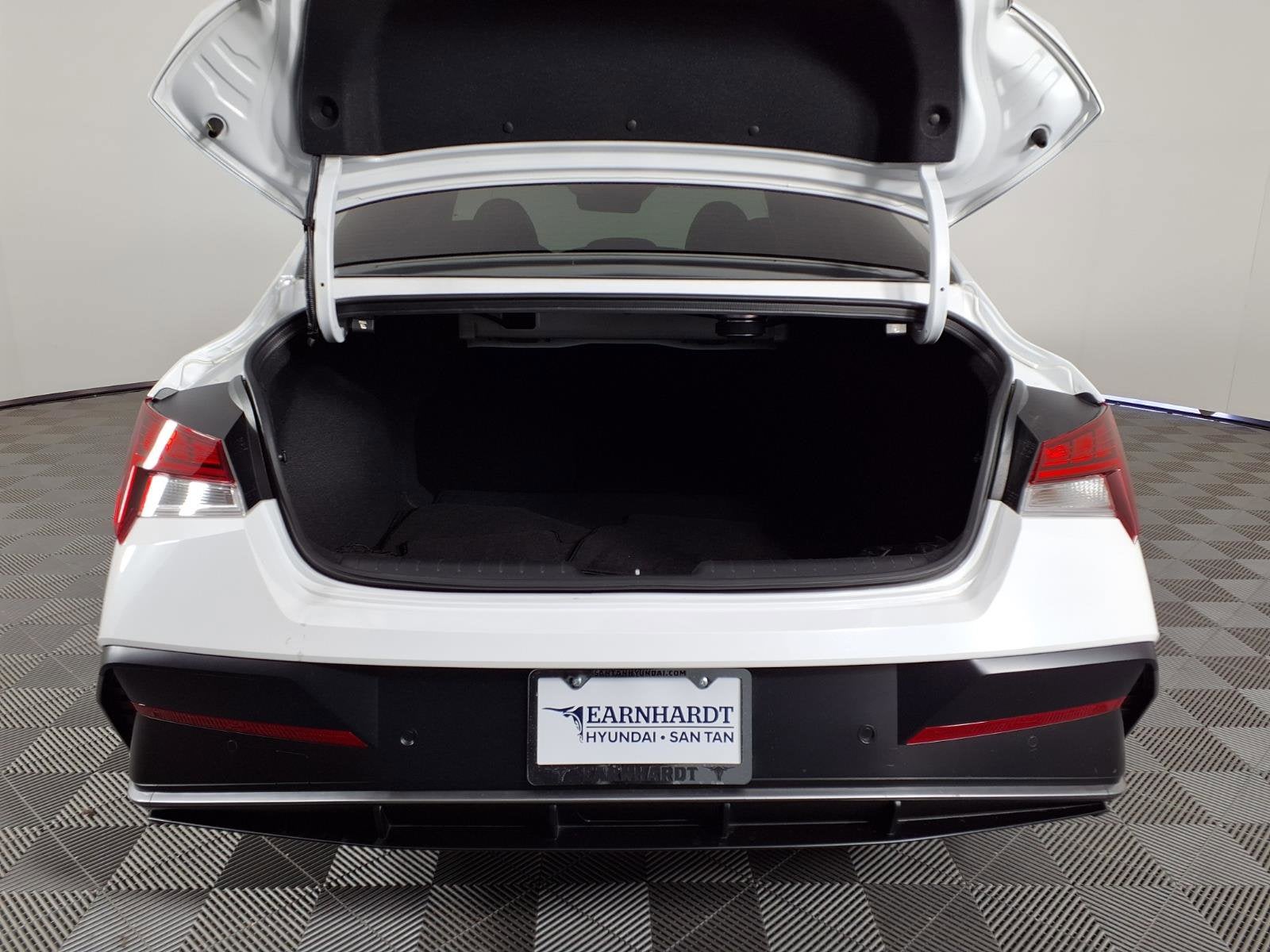 2024 Hyundai ELANTRA HYBRID Limited