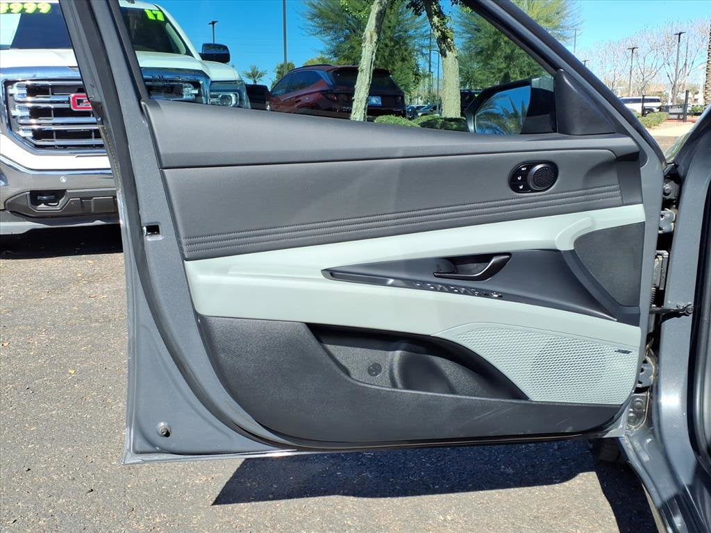 2025 Hyundai ELANTRA HYBRID Limited