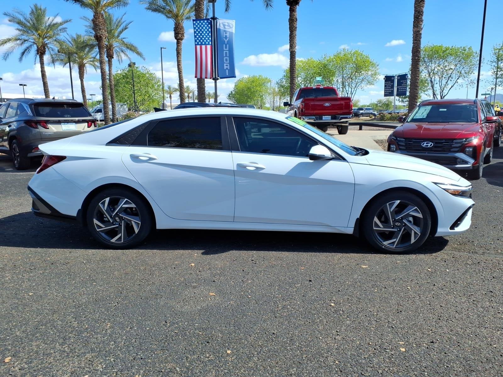 2025 Hyundai ELANTRA Limited