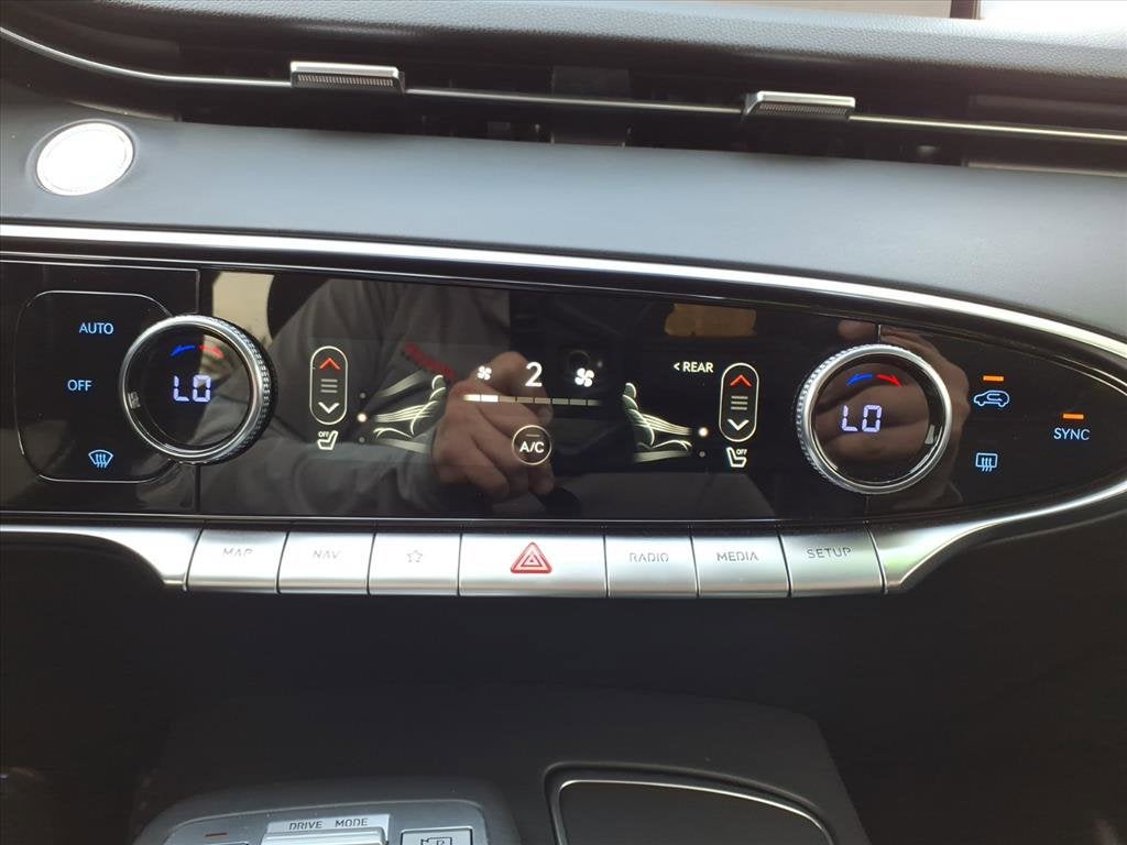 2023 Genesis GV70 2.5T