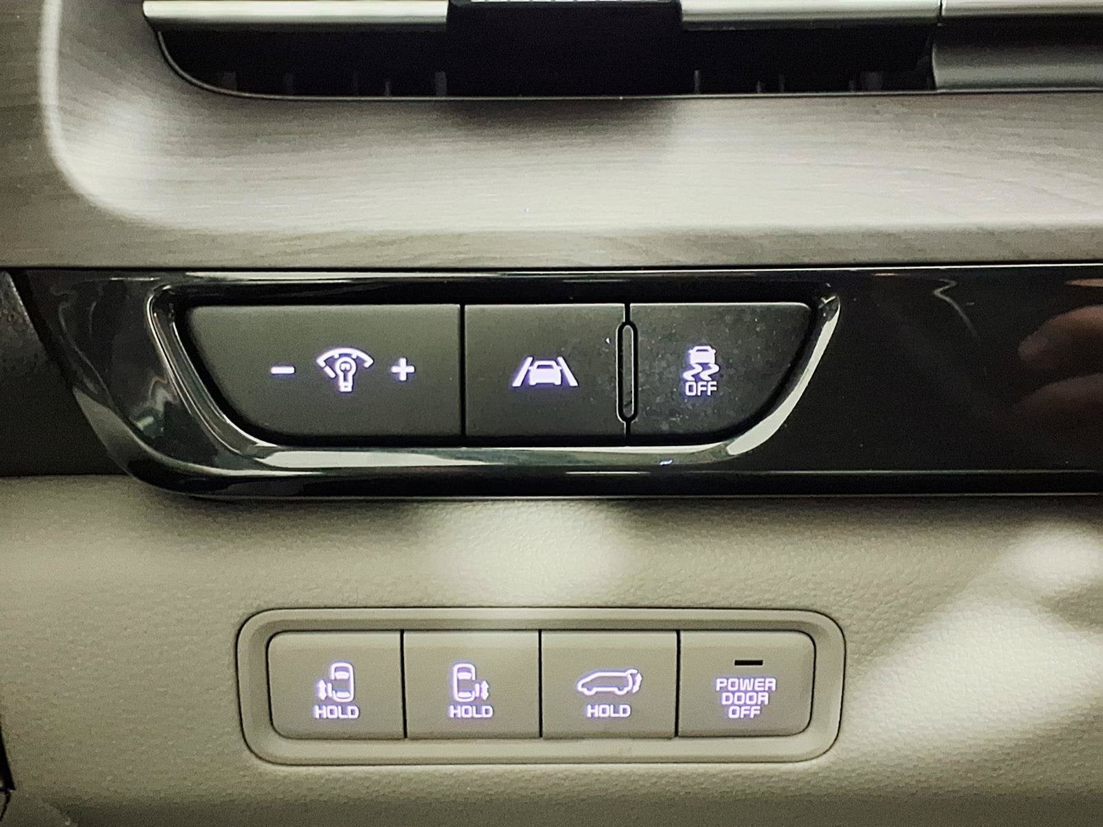 2024 Kia Carnival SX