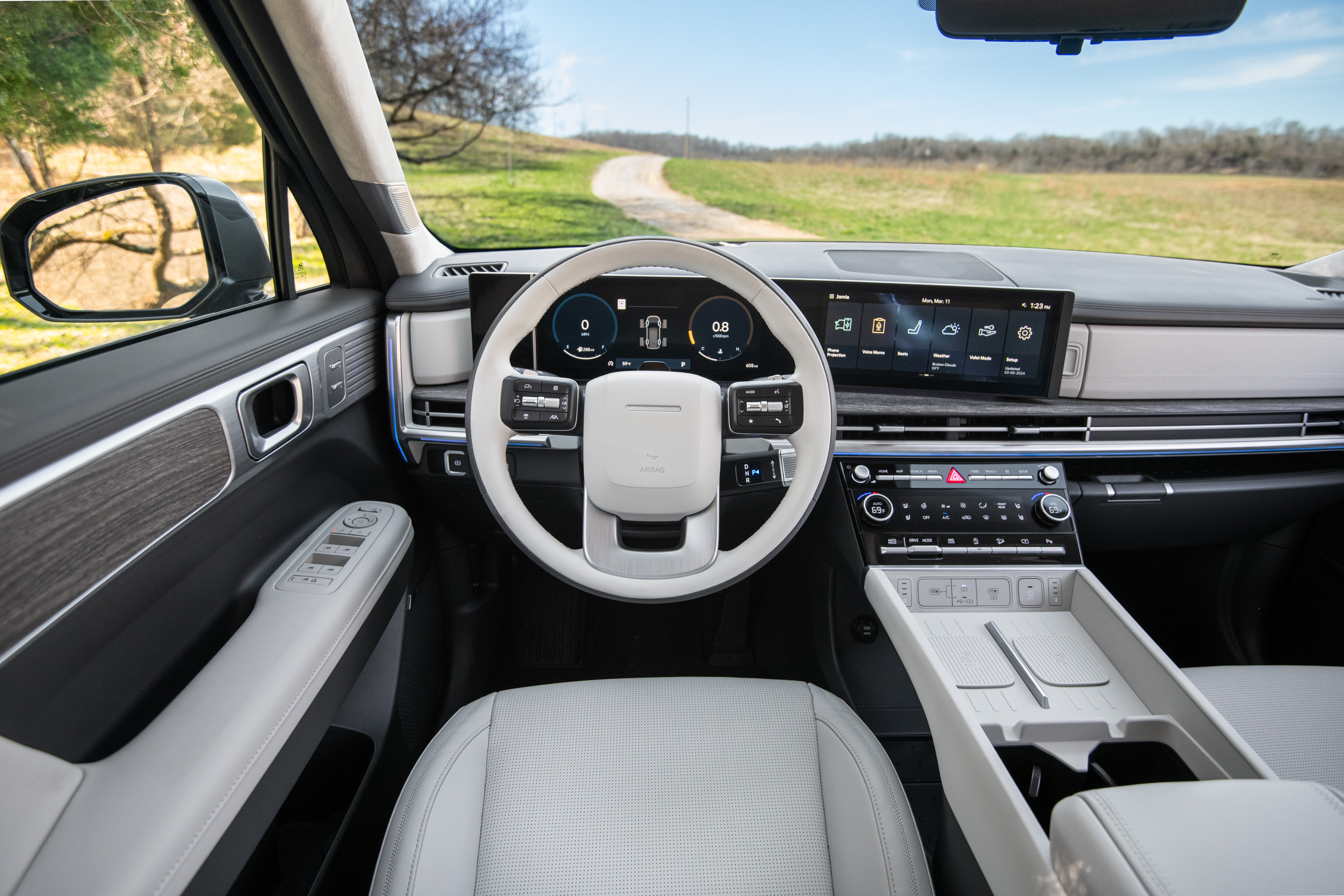 Hyundai Santa Fe: Bold Redesign and Family-Oriented Features