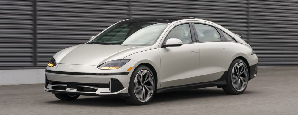 Image of the 2023 Hyundai Ioniq 6 front