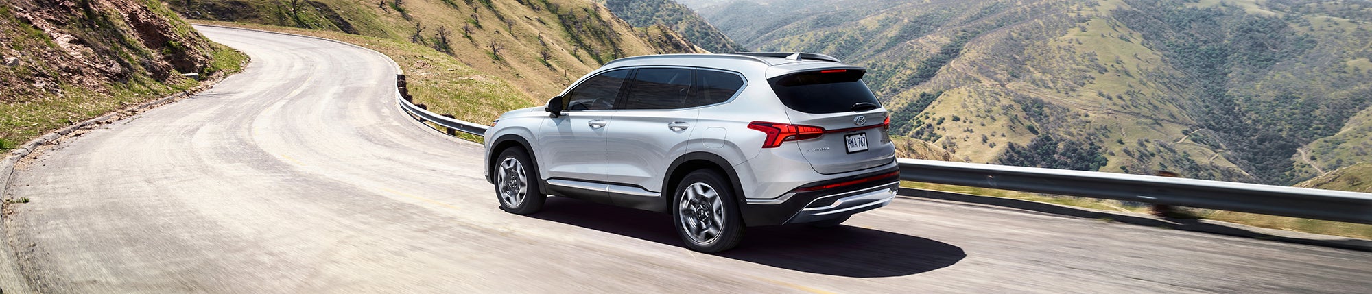 Image of the driver's cockpit of the 2023 Hyundai Santa Fe PHEV